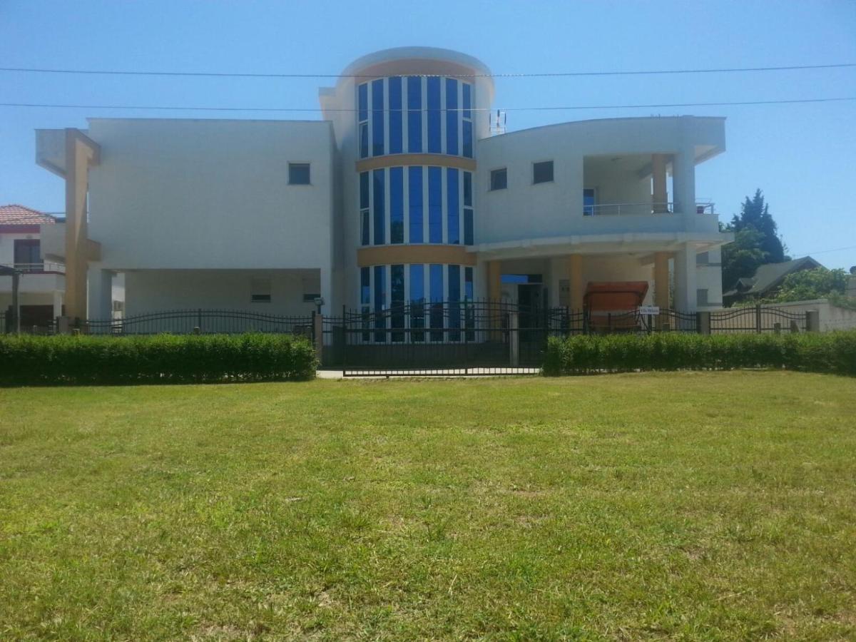 Apartmani Vila Milaris Ulcinj Luaran gambar