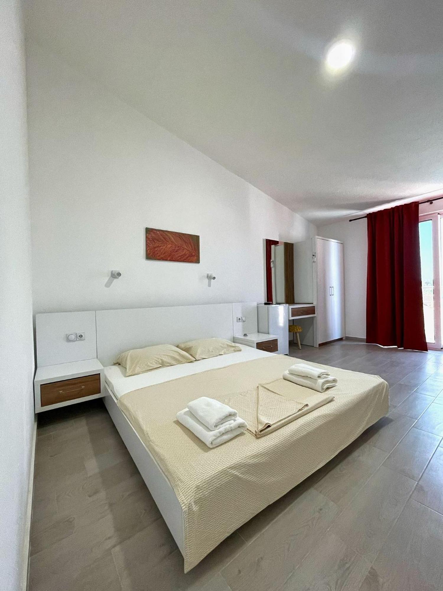 Apartmani Vila Milaris Ulcinj Luaran gambar