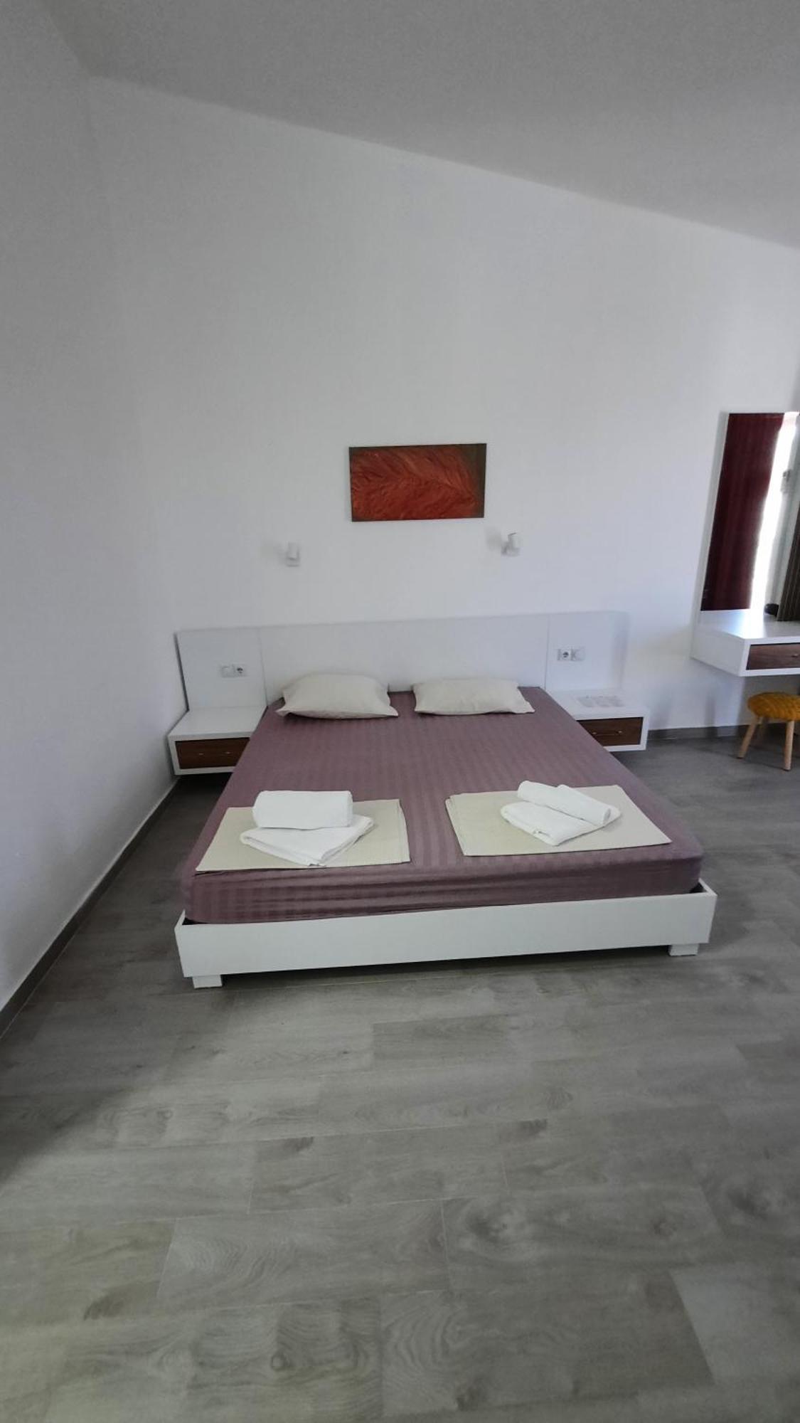 Apartmani Vila Milaris Ulcinj Bilik gambar